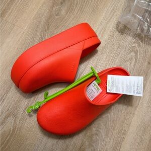 NWT Crocs Dylan Platform Clog, Mule Platform Shoes Starfish W8